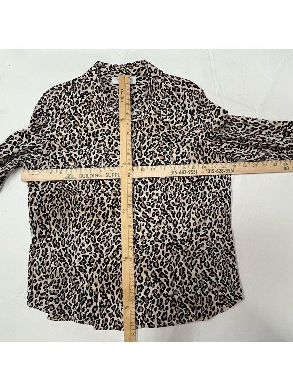 Jones New York Signature Women's Top Large Roll Tab Sleeve Animal Print Blouse - Picture 9 of 11